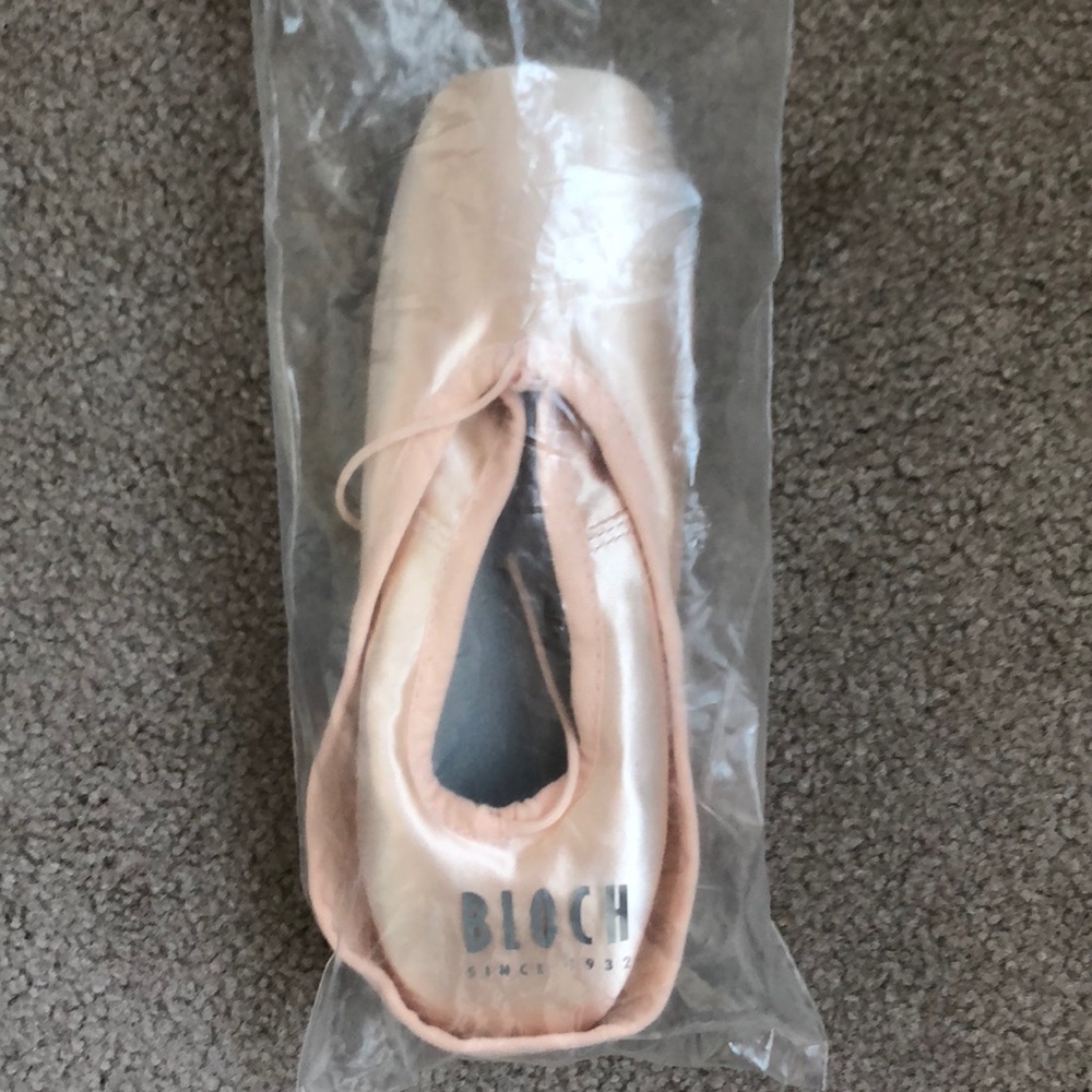 Bloch Serenade Pointe Shoes 4.5 B